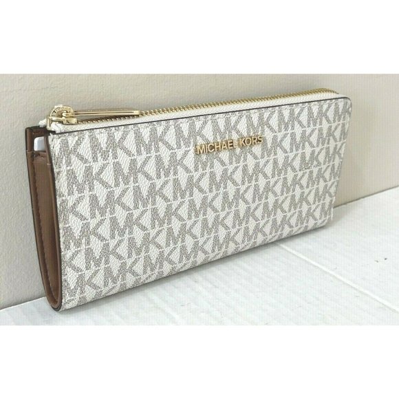 New Michael Kors Jet Set Travel Large Logo Quarter-Zip wallet Vanilla - Picture 2 of 5